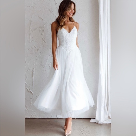 Selfie Leslie White Lace and Tulle Dress - Picture 4 of 12